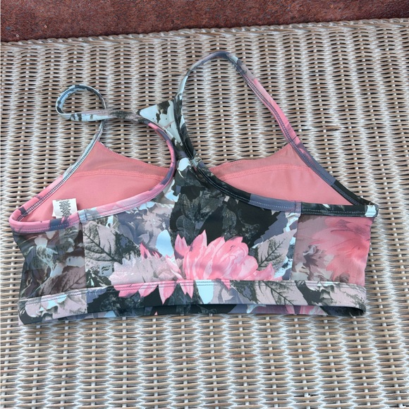 Fabletics sports bra in a floral print size medium - Picture 2 of 3